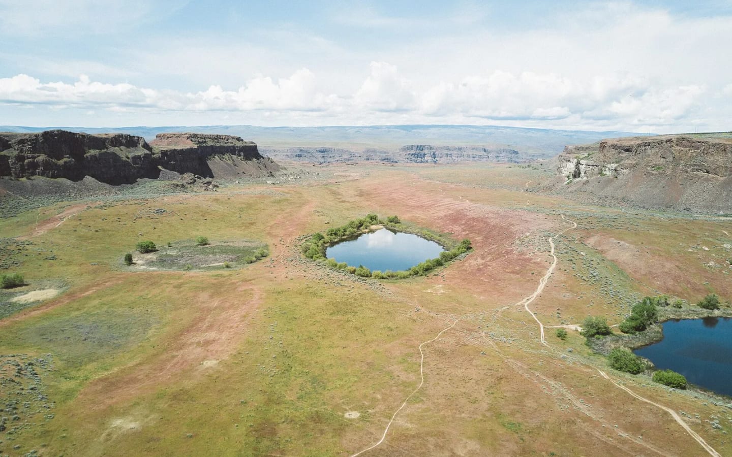 The Ancient Lakes coulee just west of Quincy